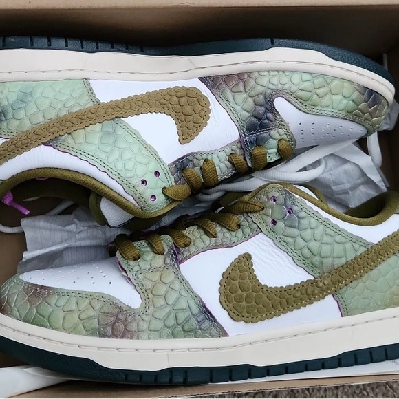 Nike Olive and White Sneakers - Picture 5 of 5